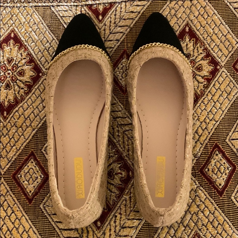 SHEIN Black and Cream Flats with Timeless Elegance